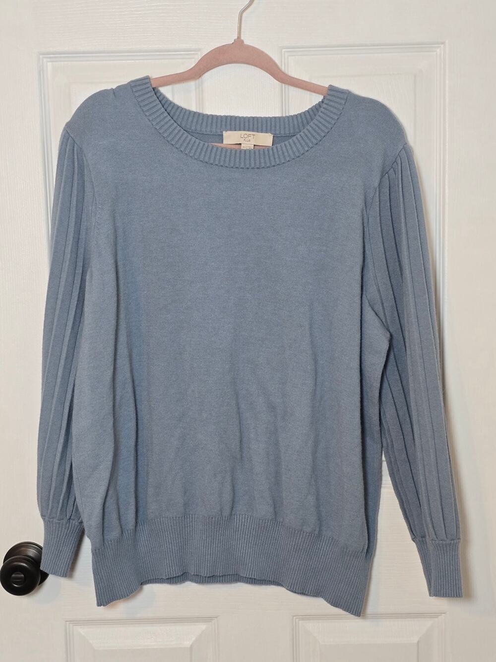 LOFT Plus Women’s Light Blue Pleated Sleeve Crewneck Sweater 20/22